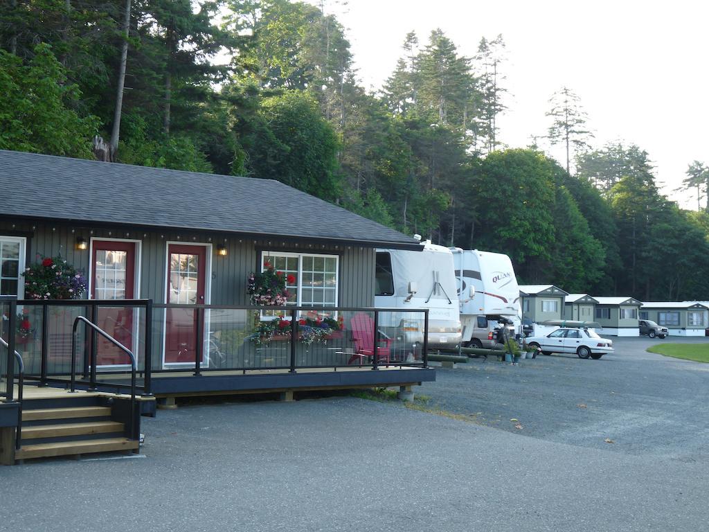 Driftwood By The Sea Inn Campbell River Exterior photo