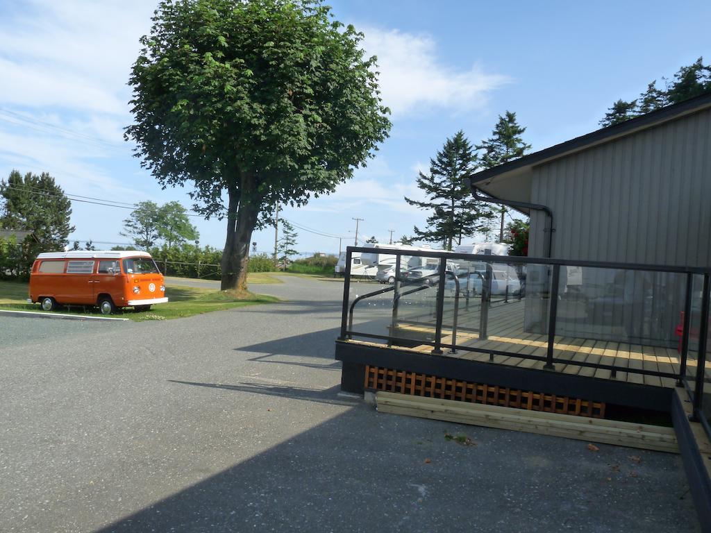 Driftwood By The Sea Inn Campbell River Exterior photo