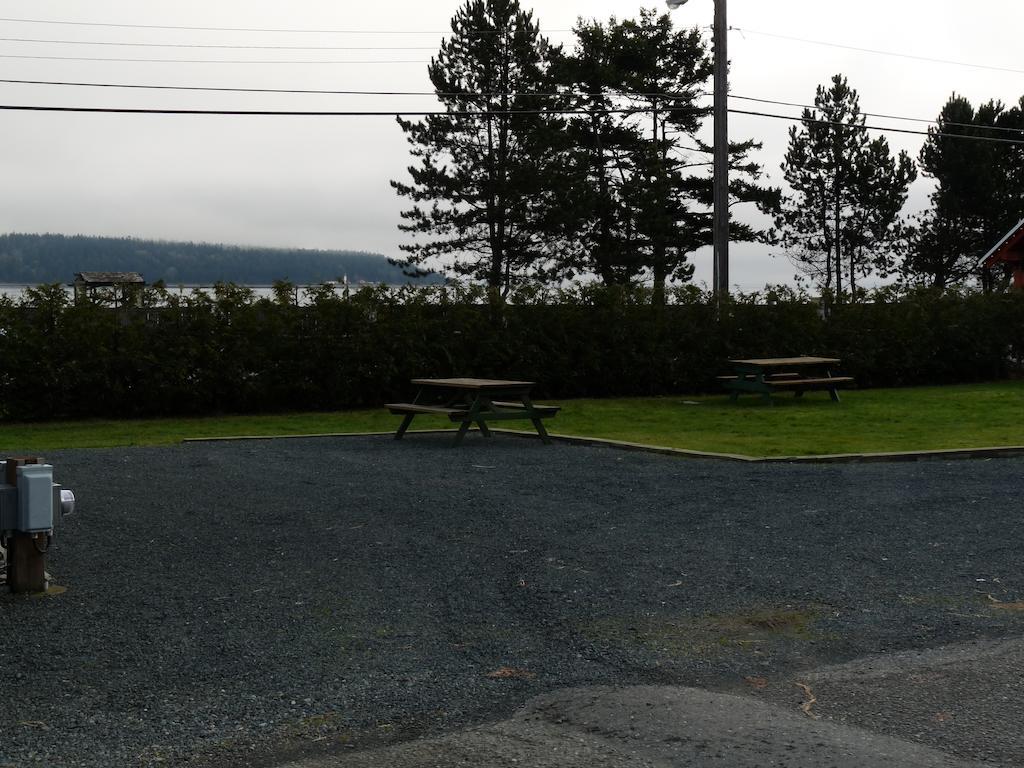 Driftwood By The Sea Inn Campbell River Room photo