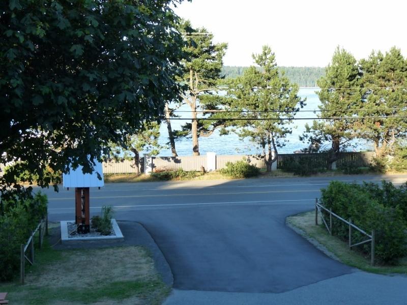 Driftwood By The Sea Inn Campbell River Exterior photo