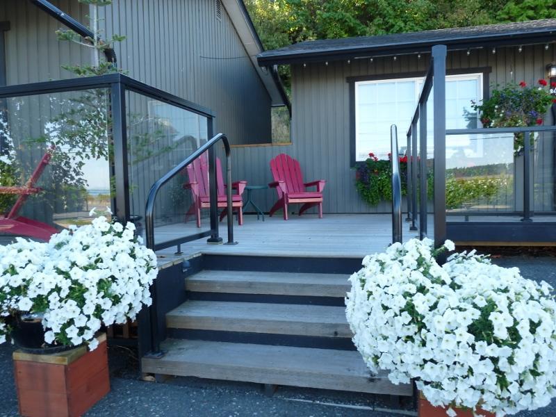 Driftwood By The Sea Inn Campbell River Exterior photo
